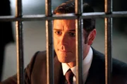 Detektiv Murdoch (Yannick Bisson) besucht Dr. Ogden in ihrer Zelle.