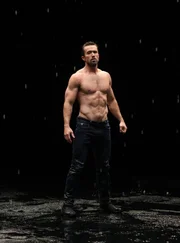 Mac (Rob McElhenney)