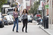 Special Agent Hannah Khoury (Necar Zadegan, l.); Tammy Gregorio (Vanessa Ferlito, r.)