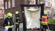 Ein Feuerwehrexperte berichtet über die Risiken und Belastungen, denen die Helfer:innen ausgesetzt sind.