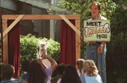 Eigentlich wollte Jim (Jim Belushi) seine Kinder nur dazu ermutigen, sich mit einem Limonade-Stand ein wenig Taschengeld dazuzuverdienen, doch dann entsteht plötzlich ein Wettstreit mit den Nachbarn ...