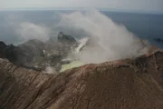 White Island sitzt – so wie ganz Neuseeland – auf der Schnittstelle von pazifischer und australischer Kontinentalplatte und bietet einen Eindruck vom Kräftemessen zwischen Land und Ozean.
