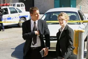 Dem Mörder auf der Spur: Chris Lassing (Justin Chambers, l.) und Det. Lilly Rush (Kathryn Morris, r.) Ermittlungen sehr gut voran.