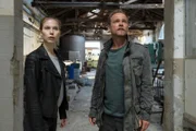 Hannah Zeiler (Nora Waldstätten), Micha Oberländer (Matthias Koeberlin).