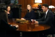 (v.l.n.r.) Amelia Minchin (Alysia Reiner); Temperance Brennan (Emily Deschanel, l.); Seeley Booth (David Boreanaz,)