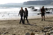Ein neuer Fall beschäftigt Grace (Amanda Righetti, M.) und Teresa (Robin Tunney, l.) ...
