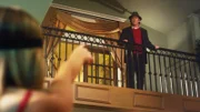 Auf der Mottoparty 'Kriminalspiel' passiert plötzlich ein wahrer Mord. Der Gastgeber und Bauunternehmer wird die Treppe heruntergestoßen. Nate (Timothy Hutton) steht dummerweise neben ihm und wird nun von allen Gästen verdächtigt.