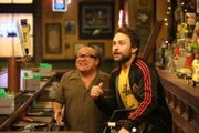 l-r: Frank Reynolds (Danny DeVito), Charlie Kelly (Charlie Day)