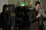 Teresa (Robin Tunney, l.) ermittelt im Fall des entführten Connor Flint und stößt dabei auf Nate Glass (J.D. Walsh, r.). Doch hat er wirklich etwas damit zu tun?