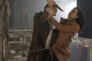 Viralis (Tyler Blackburn, l.); Macy Vaughn (Madeleine Mantock, r.)