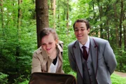 Marie (Annabelle Leip, l.); Xavers (Jan van Weyde, r.)