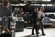 Versuchen, den Mordfall an der Undercover-Drogenpolizistin Yolanda Concepcion aufzuklären: Patrick (Simon Baker, l.), Teresa (Robin Tunney, M.) und Sgt. Henderson (Dean Norris, r.) ...