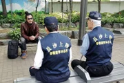 Seoul, Südkorea: Gastgeber Robert Joe erfährt von den Veteranen Ryu Byeong Chu und Kim Yeong Jae mehr über die wenig bekannte Operation.