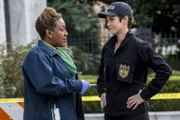Als ein NCIS-Agent während einer Eskort-Mission ums Leben kommt, beginnen Brody (Zoe McLellan, r.) und Wade (CCH Pounder, l.) mit den Ermittlungen ...