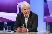 Zu Gast bei Moderatorin Sandra Maischberger: Jürgen Becker (Kabarettist).