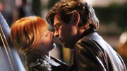 Catherine (Marg Helgenberger) hat in einer Bar den charmanten Anwalt Adam Novak (Alan Rosenberg) kennengelernt und hat sich von ihm einen Drink spendieren lassen. Doch als Novak immer zudringlicher wird, beendet Catherine den Flirt...