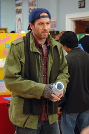 Luke (Scott Patterson) ist von der Neuigkeit, eine Tochter zu haben, ziemlich überrascht. Doch jetzt möchte er auch ein Vater sein ...