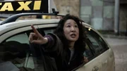 Eve (Sandra Oh) nimmt in Berlin die Verfolgung auf. Als die Spur jedoch plötzlich kalt wird, setzt Eve alles auf eine Karte.