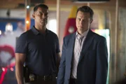 L-R: Javier Esposito (Jon Huertas), Kevin Ryan (Seamus Dever) JON HUERTAS, SEAMUS DEVER