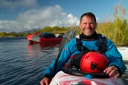 Expedition am Limit Wildwasser-Expedition ins Bärenland Steve und ein Team von Weltklasse-Kajakfahrern machen sich auf den Weg zur Halbinsel Kamtschatka im äussersten Osten Russlands.
