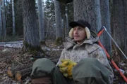 Alex Javor in seinem Camp am Deadman Lake. (National Geographic/Tyler Colgan)