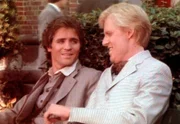 Schon am ersten Prüfungstag lernt Adam (Linwood Boomer, l.) den reichen Juristensohn Alan Barton (Donald Petrie, r.) kennen.