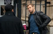 Kenny Crosby (Kellan Lutz, r.)