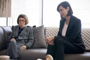 Hetty Lange (Linda Hunt, l.); Sarah MacKenzie (Catherine Bell, r.)