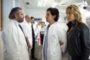 (v.li.): Andreas Schlager (Prim. Dr. Wehrburg), Manuel Mairhofer (Bernd Wehrburg), Lilian Klebow (Penny Lanz).