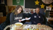 Jessica (38) und Olaf (42) aus Hamburg haben den Besuchstermin beim Jugendamt mit ihrem in Obhut genommenen Sohn erst einmal abgesagt