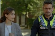 Nina Hoffmann erzählt Kris von ihrer Aufgabe als Vertrauenslehrerin.