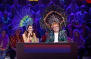 "Wer weiß denn sowas?"-Karneval-Spezial unter dem Motto "Karneval in Rio": Rateteam-Kapitän Elton (r.) mit der brasilianisch-deutschen Sängerin, Tänzerin und Moderatorin Fernanda Brandão (l.).