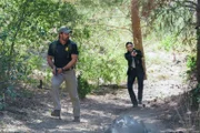 ISB Special Agent Gage Winchester (Caleb Alexander Smith, l.); Jessica Knight (Katrina Law, r.)