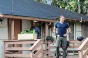 Nicht ganz freiwillig müssen Steve (Alex O'Loughlin, r.) und Lou Grover (Chi McBride, l.) in einem neuen Fall zusammenarbeiten ...