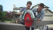 Chris Lambton und sein Team verwandeln den vermoderten und heruntergekommenen Garten von Gabriella und Daniel in einen modernen Bambushafen. Da das Haus der Familie modern eingerichtet ist, soll auch der Garten zeitgemäß wirken und zu dem fröhlichen Paar passen. Die Umgestaltung umfasst eine Pergola aus Bambusholz mit passender Rückwand, viele neue Pflanzen und einen Brunnen im Orgelpfeifen-Look. Außerdem wird Daniel mit einem Extra überrascht: einer Bambus-Bar mit integrierter Zapfanlage für sein großes Hobby.