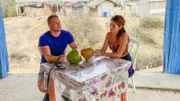 Corey spricht mit Evelin über sein Treffen mit einer Ex.