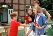 Tobias (Tim Küchler), Lisa (Katharina Wäschenbach), Kiki (Thuy-An Cao), Uwe (Lennardt Krüger), Susi (Kerstin Draeger).