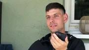 Seit der 23-jährige Pascal nicht mehr bei Mama Beate wohnt, ist er ohne festen Wohnsitz. Ein Zustand, den er unbedingt ändern will.