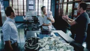 Während der Ermittlungen in einem neuen Fall bekommen Steve (Alex O'Loughlin, r.), Danny (Scott Caan, l.) und Chin (Daniel Dae Kim, 2.v.l.) einen ganz besonderen Auftrag ...