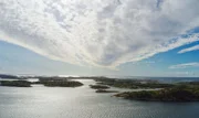 Der Nationalpark Kosterhavet liegt an der schwedischen Westküste und ist Schwedens erster Meeresnationalpark. Das Besondere: Etwa 98 Prozent des Schutzgebiets liegen unter der Meeresoberfläche. Der 365 Quadratkilometer große Park wurde am 9. September 2009 ausgewiesen.