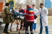 Ella Kling wird als Notfall ins Johannes-Thal-Klinikum eingeliefert. Sie hat einen Stromschlag erlitten. Vivi ist in großer Sorge, da ihre Mutter einen Herzschrittmacher trägt. Matteo und Ben sind sofort zur Stelle.