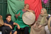 Der Sufismus ist eine Strömung des Islam, die auch Frauen einen prominenten Platz einräumt. Sufistische Gesänge, Tänze und Perkussionen laden zu tiefer Meditation und einer emotionalen Glaubenserfahrung ein.