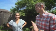 Der Garten von Grundschullehrern Katie und Feuerwehrmann Ian ist so wenig einladend, dass sie ihn selbst nicht nutzen. Er hat die Umgestaltung von Chris Lambton bitter nötig, denn außer einem billigen Grill und einer vertrockneten Wiese hat er nichts zu bieten.