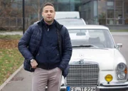ARD IN ALLER FREUNDSCHAFT - DIE JUNGEN ÄRZTE, neue Vorabend-Weekly mit 42 Folgen, Folge 10 "Um jeden Preis", am Donnerstag (09.04.15) um 18.50 Uhr im Ersten. Dr. Moreau (Mike Adler) ist nicht einverstanden mit einem anderen Arzt zusammen zu arbeiten.