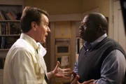 Hal (Bryan Cranston, l.) und Abe (Gary Anthony Williams, r.) versuchen einen Weg zu finden, um Stevie zu beruhigen ...