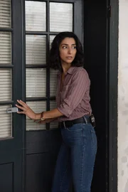 Special Agent Hannah Khoury (Necar Zadegan)