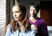 ARD STURM DER LIEBE FOLGE 1236, am Montag um 15:10 Uhr im ERSTEN. Eva (Uta Kargel, l.) trennt sich von Robert (Lorenzo Patané, r.), da ihre Lebensentwürfe zu unterschiedlich sind.