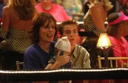 Lois (Jane Kaczmarek), Malcolm (Frankie Muniz)