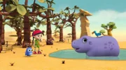 Wissper und Peggy reden Madenhacker Otis gut zu, der sich auf den Rücken des Flusspferds zurückgezogen hat.