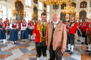 Sepp Forcher mit der Stadtmusikkapelle Wilten in der Hofburg.